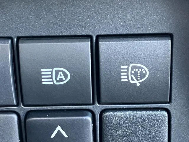 0207508A30251024W00112