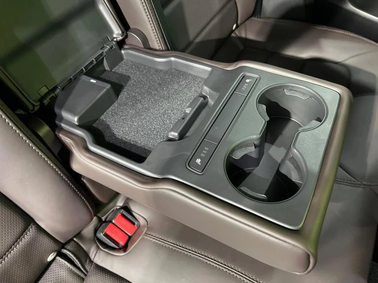 imgi_204_0900354A20250730Q00240