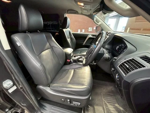 0208369A20251014D00107