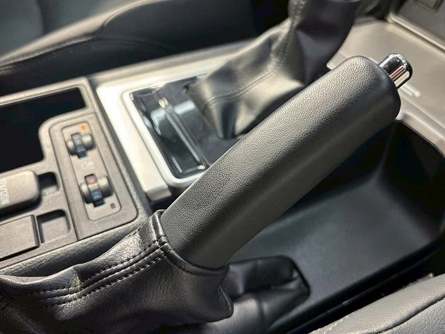 0208369A20251014D00157