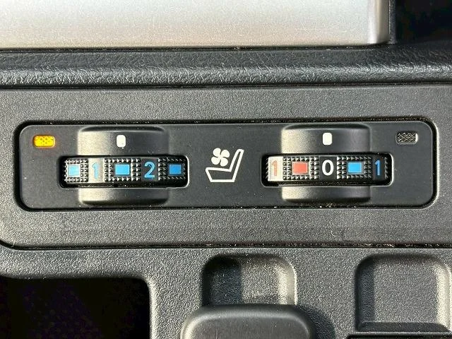 0208369A20251014D00159