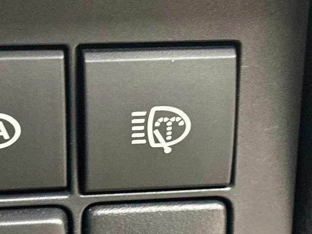 0208369A20251014D00163