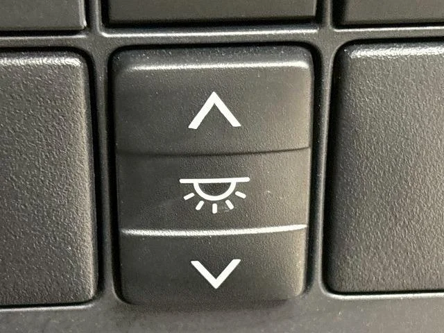 0208369A20251014D00165