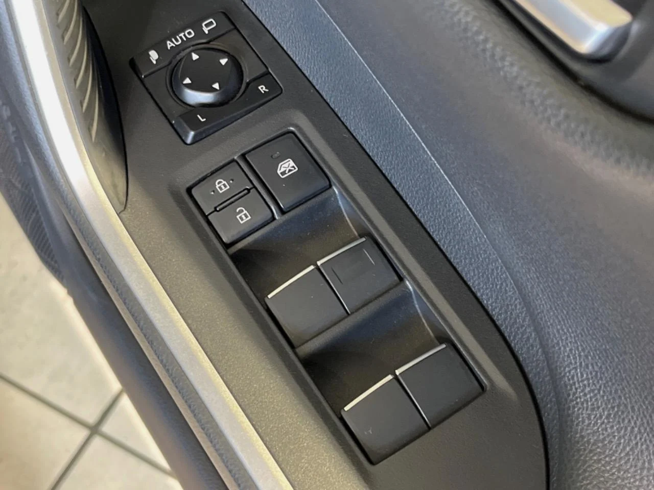 imageye___-_imgi_208_0401948A20250906Q00428