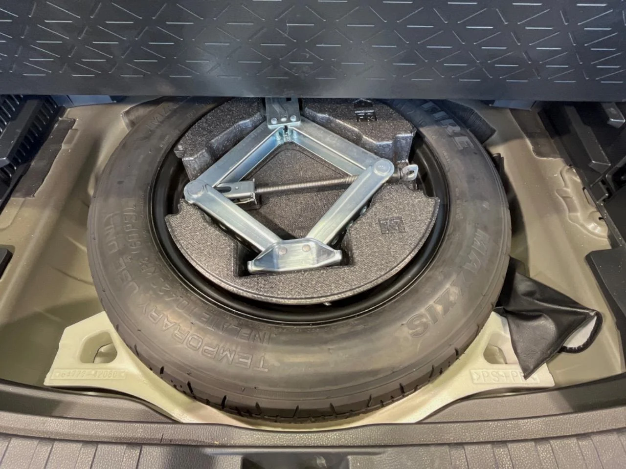 imageye___-_imgi_226_0401948A20250906Q00446