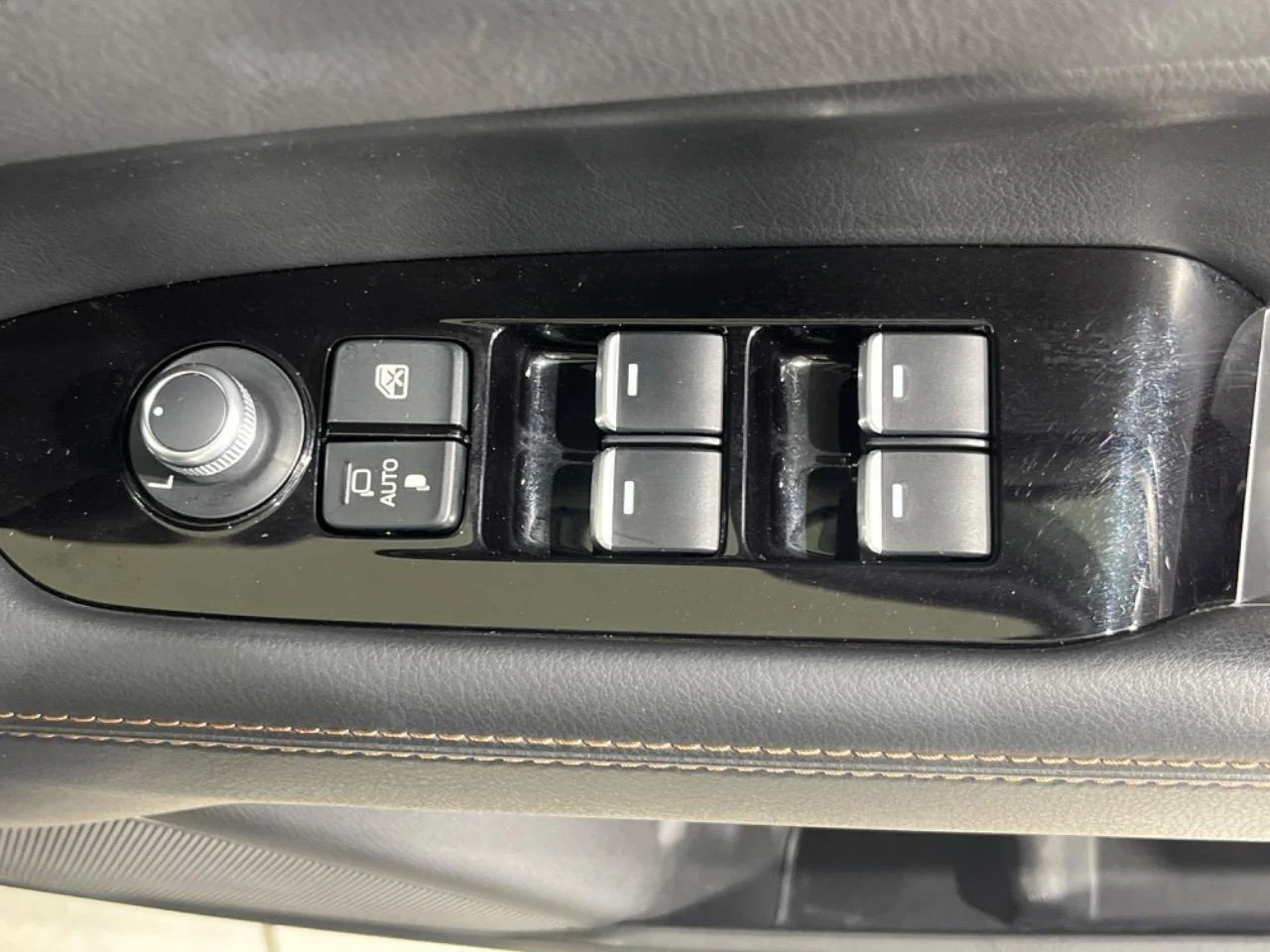 imgi_134_0400383A20251022Q00145