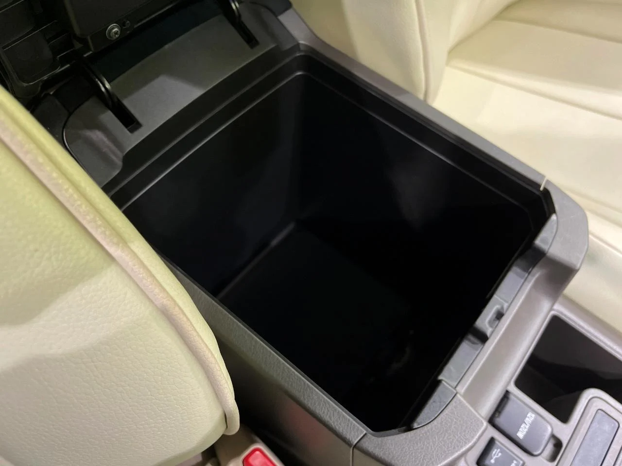 imgi_160_0900358A20251115Q00667