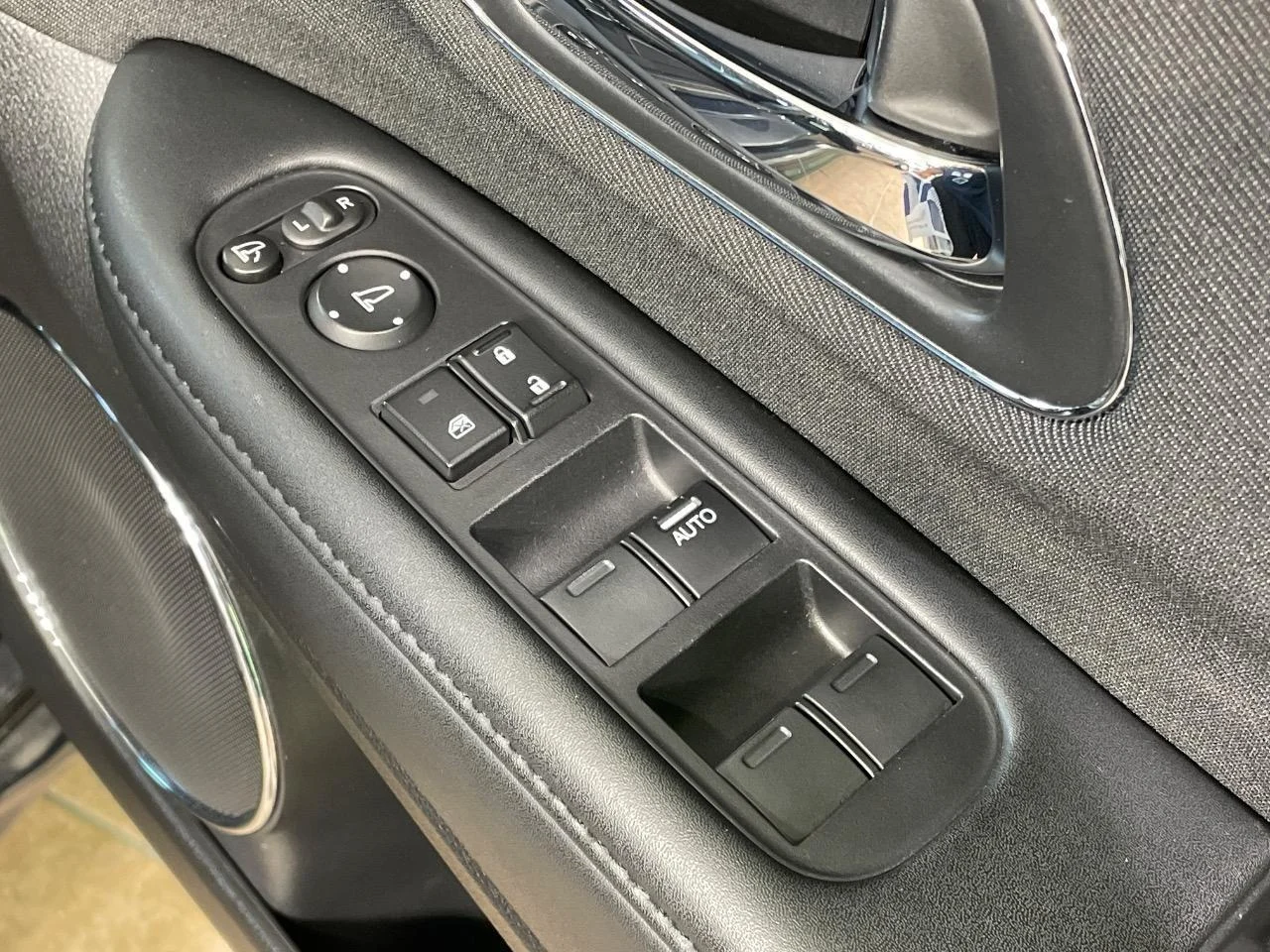 imgi_175_3000587A20251120Q00233