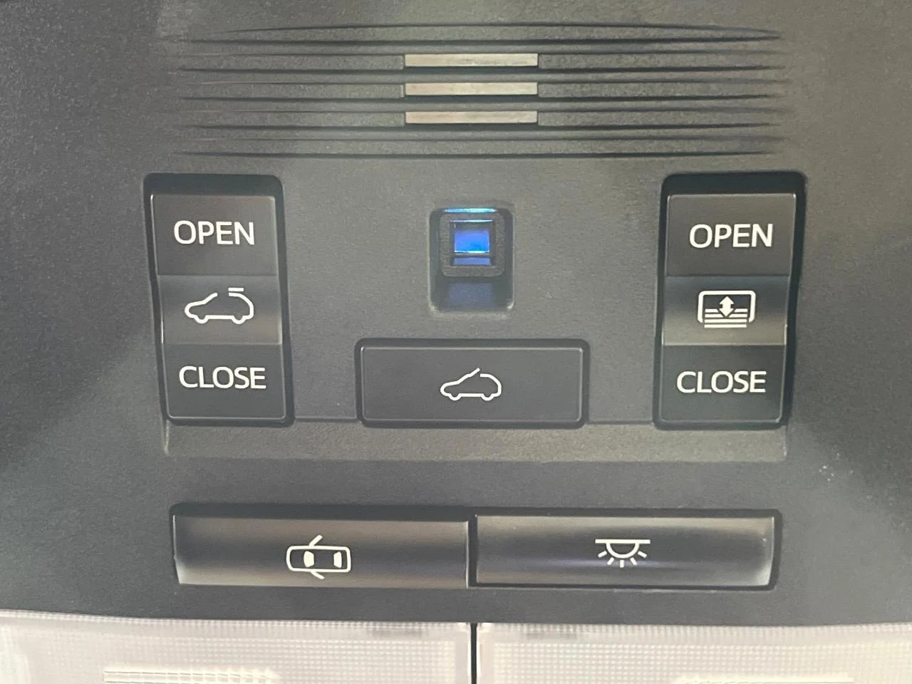 imgi_186_0600536A20251012Q00220