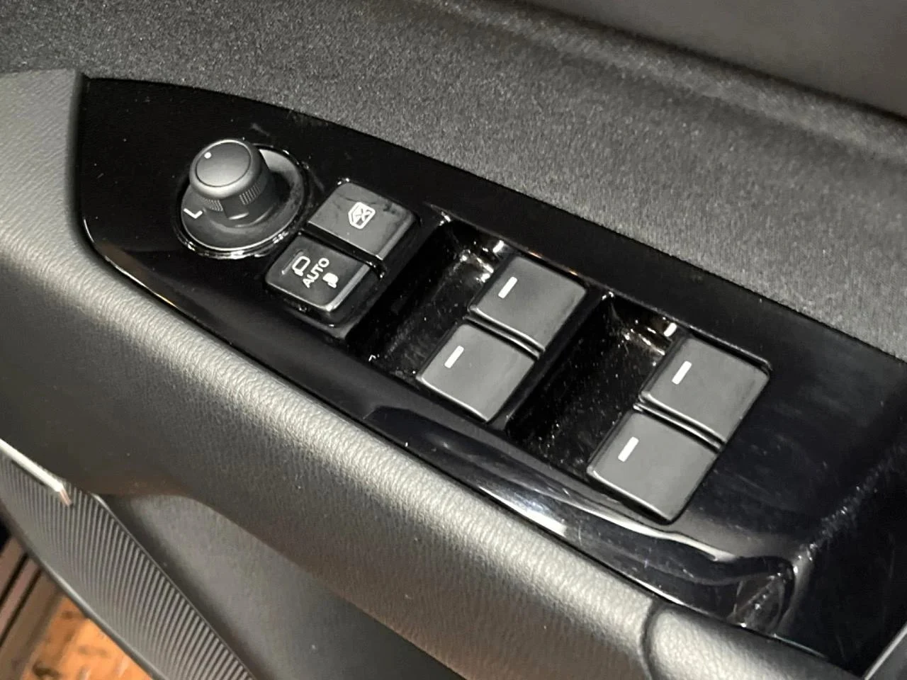 imgi_205_0504809A20250921Q01042