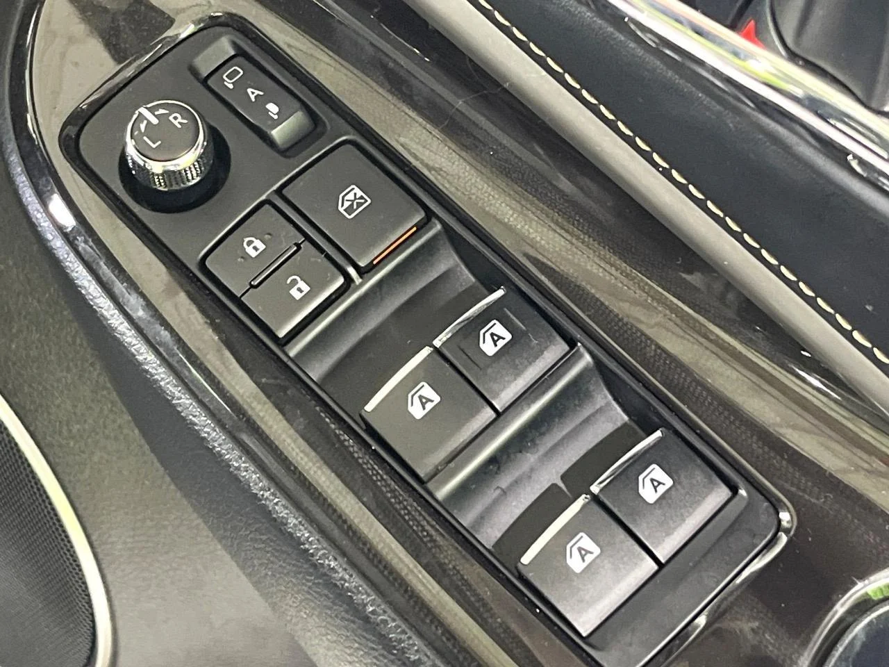 imgi_217_0600536A20251012Q00251