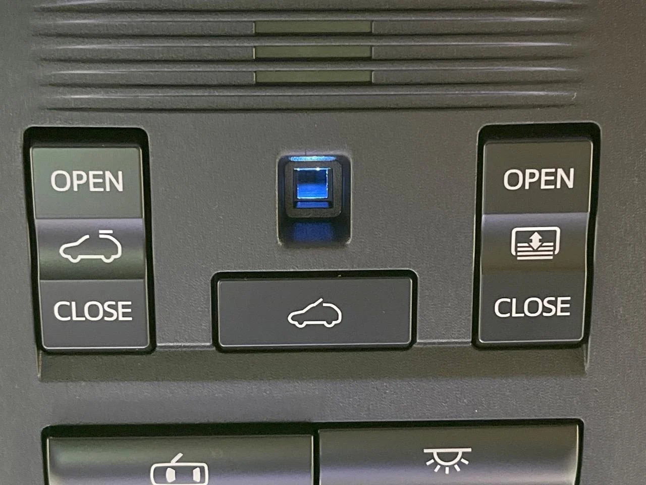 imgi_258_3000343A20251026Q00440