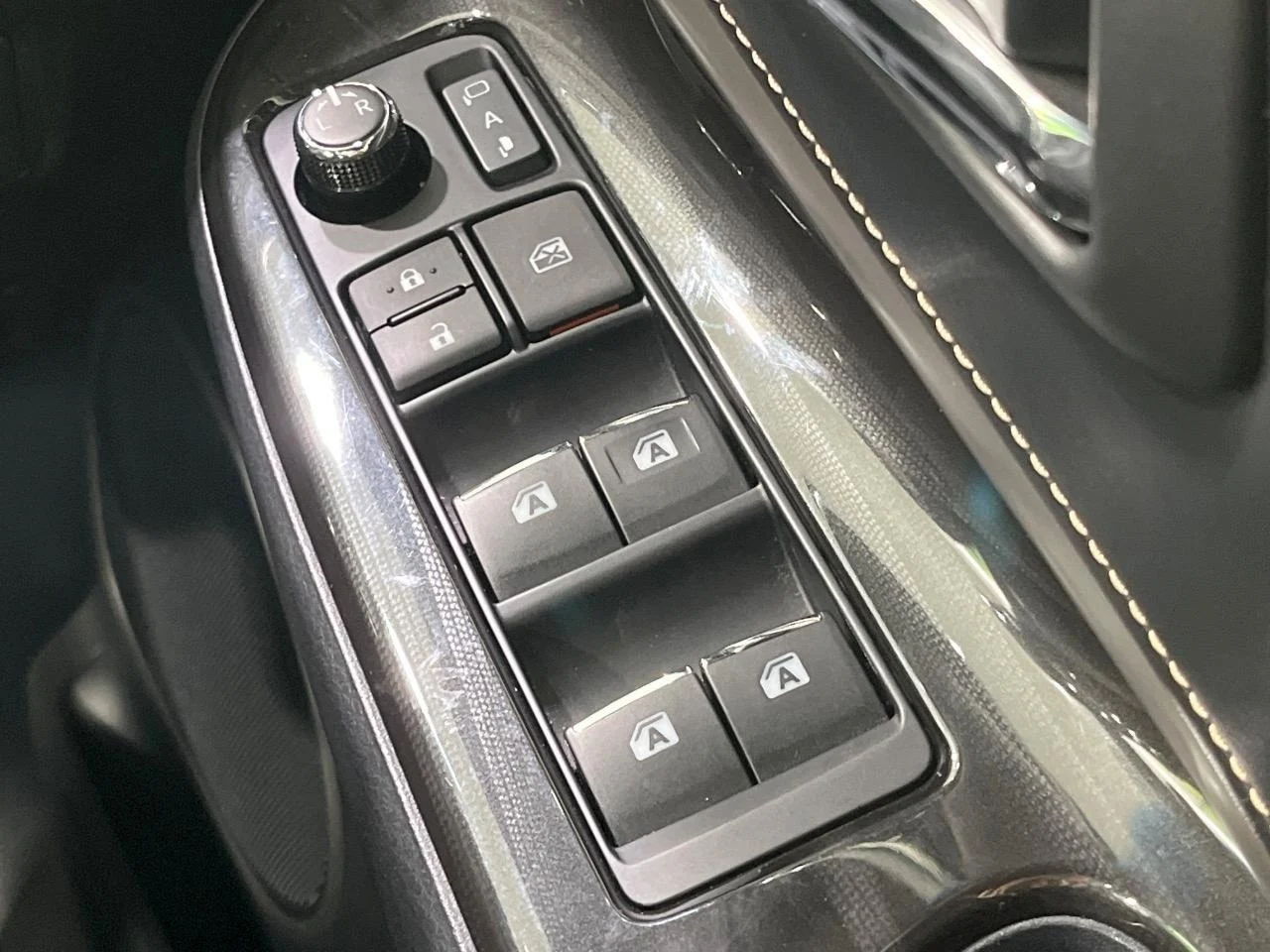 imgi_268_3000343A20251026Q00450