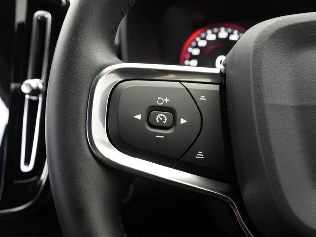 1002529A30251223W00256