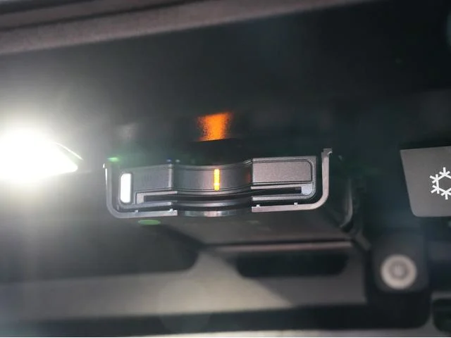 1002529A30251223W00278