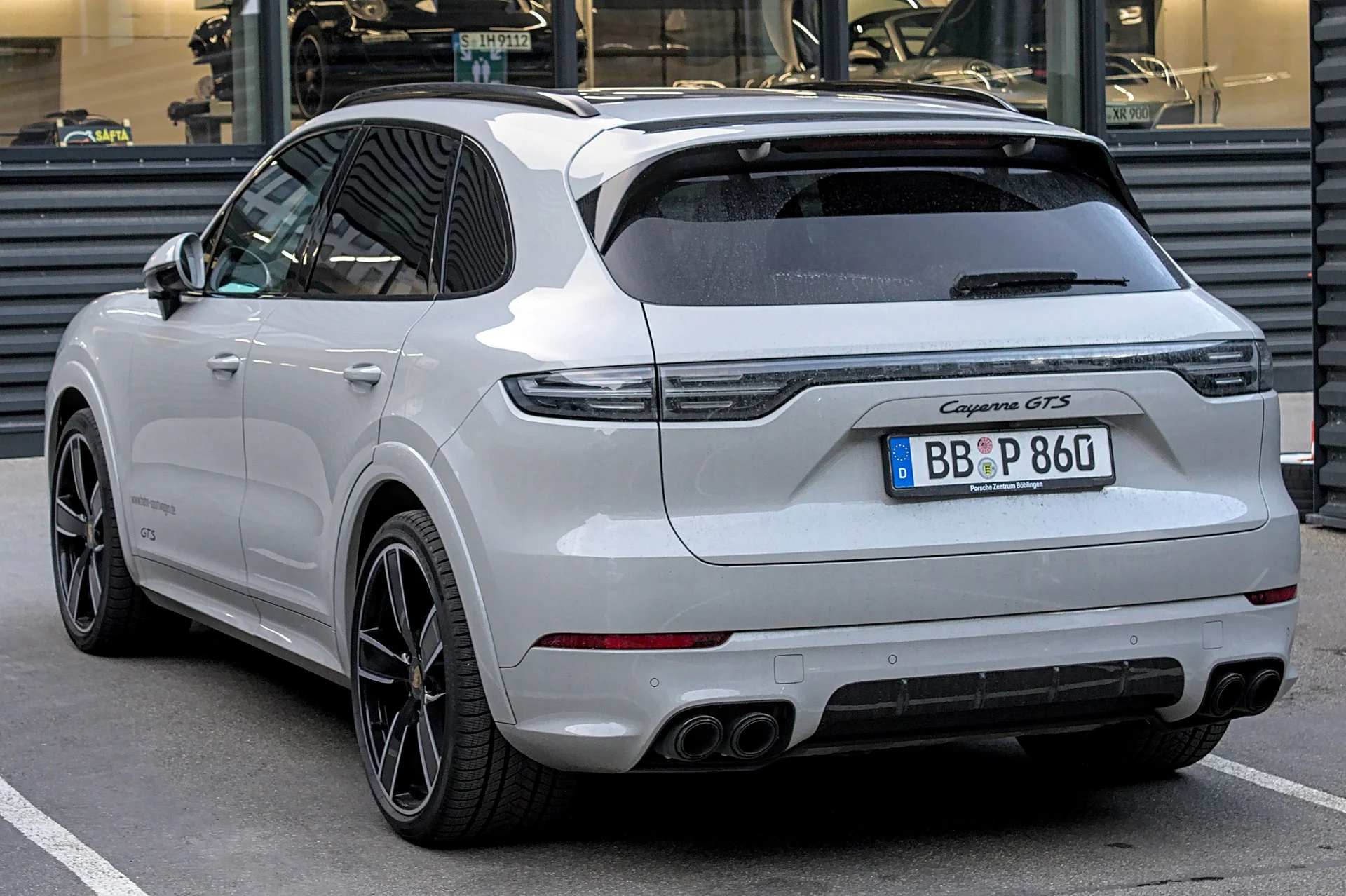 How Much Does A Porsche Cayenne Cost? - Enan Motors
