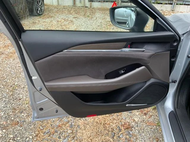 0504839A30250828W00728