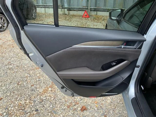 0504839A30250828W00729