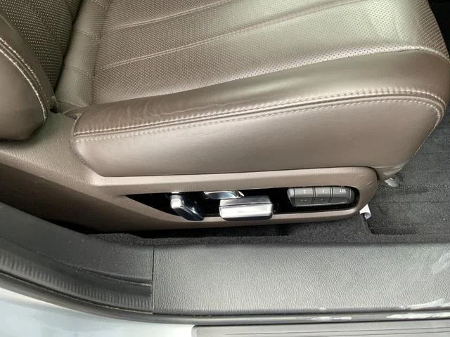 0504839A30250828W00751