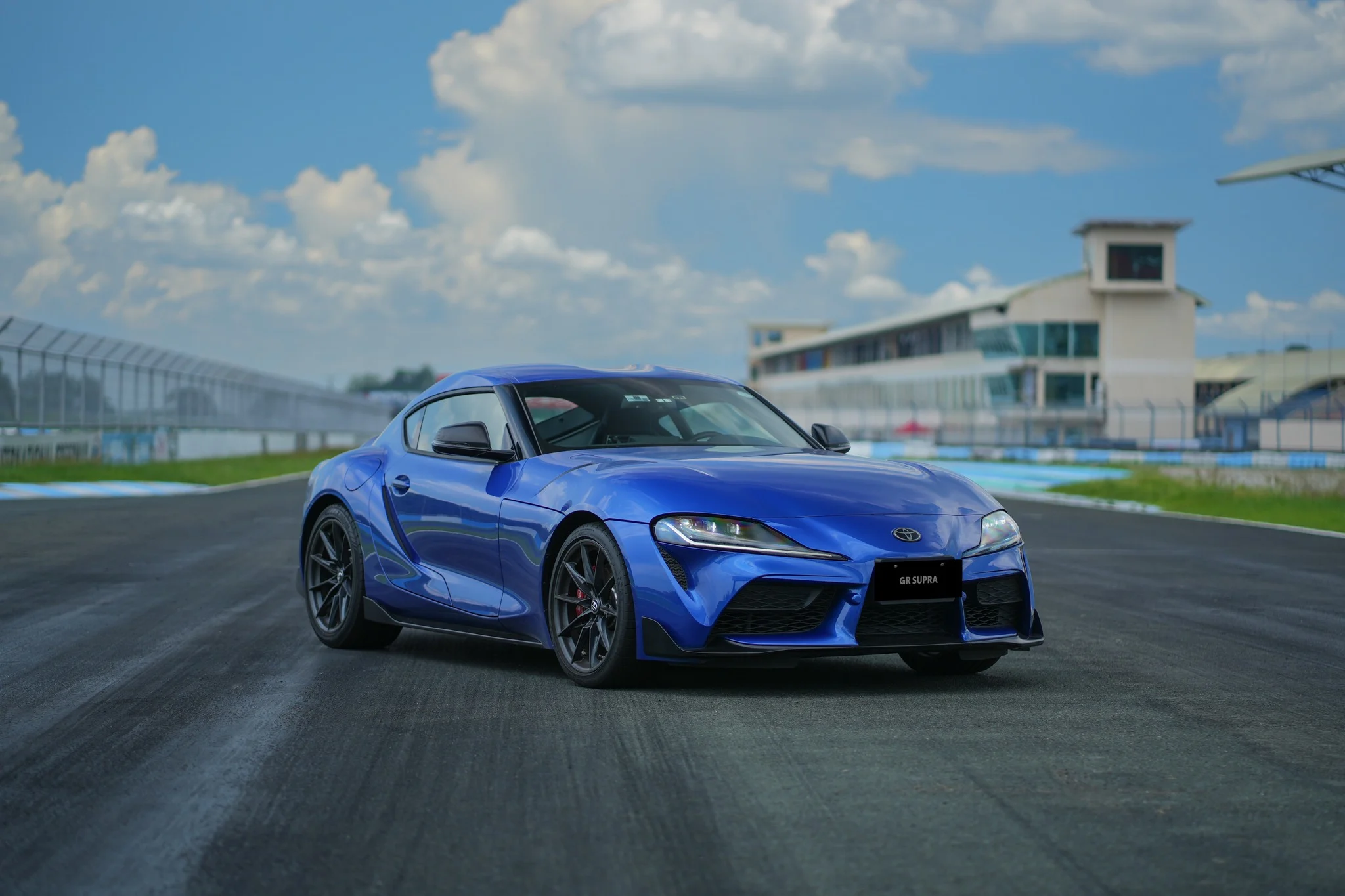 Toyota Supra Review: A Pure Sports Coupe - Enan Motors Toyota Supra Review: A Pure Sports Coupe - Enan Motors